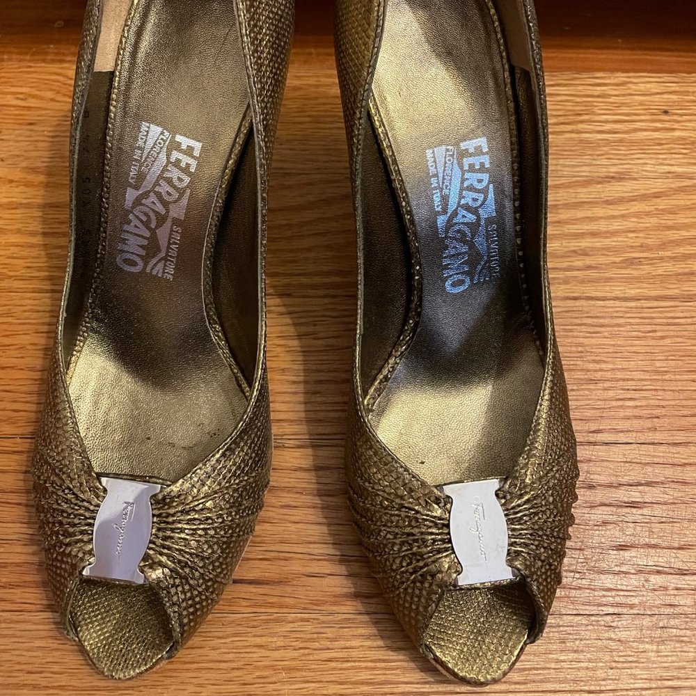 Salvatore Ferragamo Tiberia Peep Toe Pump